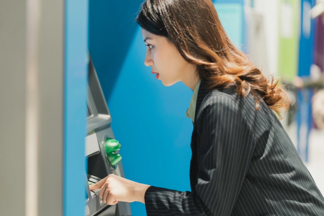 ถอนเงินไม่ใช้บัตร ต่างธนาคาร ดียังไง